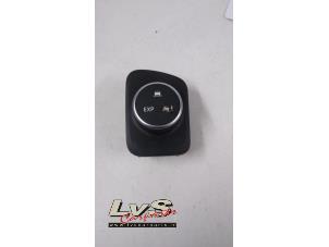 Gebruikte ESP Schakelaar Renault Captur (2R) 0.9 Energy TCE 12V Prijs € 145,00 Margeregeling aangeboden door LvS Carparts