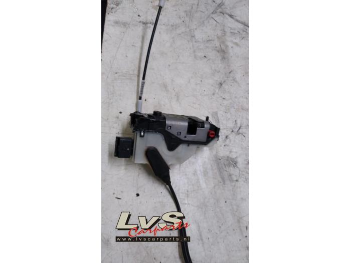 Peugeot 2008 Deurslot Mechaniek 4Deurs links-achter