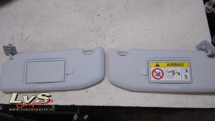 Peugeot 2008 Pare-soleil