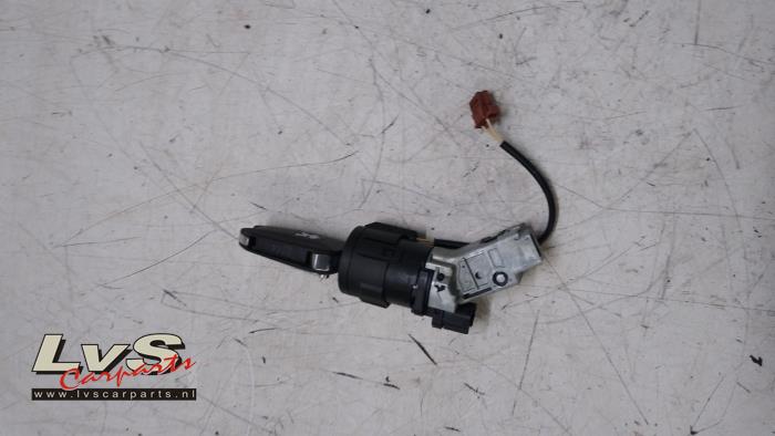 Peugeot 2008 Zündschloss+Schlüssel