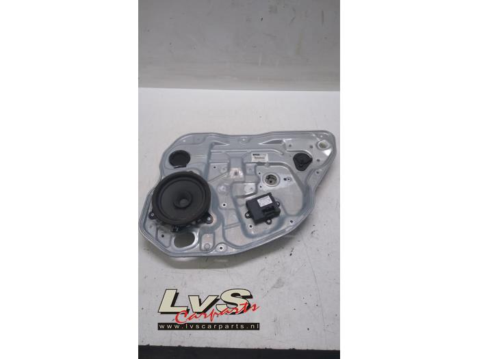 Volvo V70 Rear door window mechanism 4-door, right