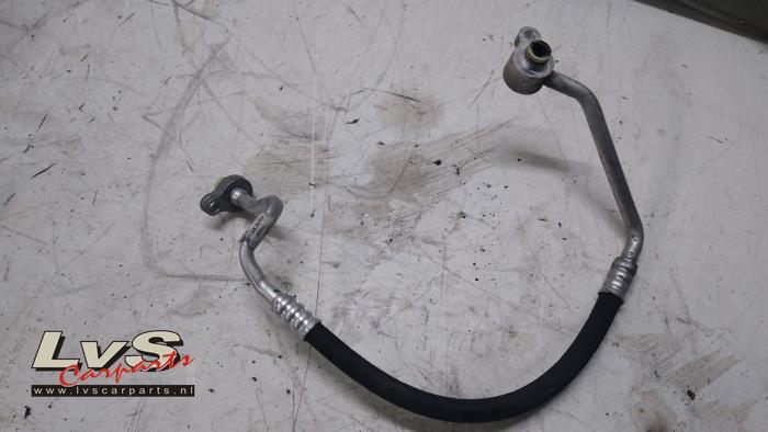 Volvo V40 Air conditioning line