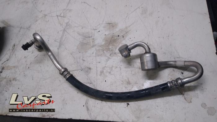 Volvo V40 Air conditioning line