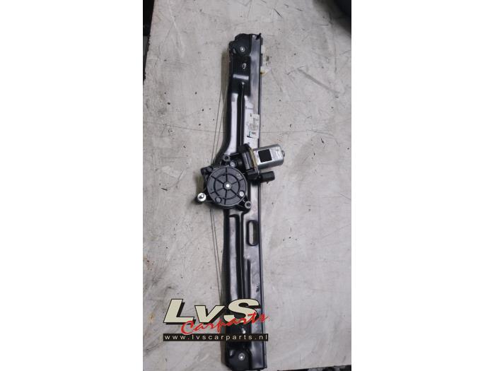 Fiat 500L Ruitmechaniek 4Deurs rechts-voor