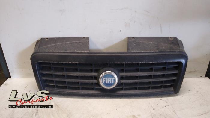 Fiat Doblo Grille