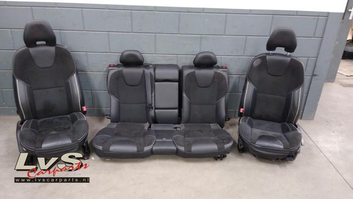 Volvo V40 Kit revêtement (complet)