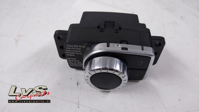 Mercedes A-Klasse Panneau de commandes navigation