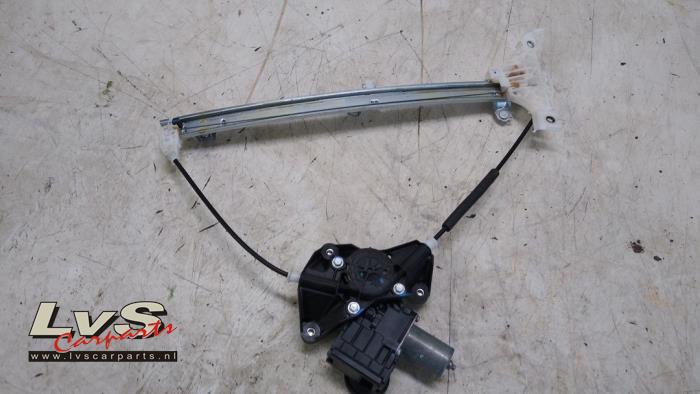 Toyota Yaris Rear door window mechanism 4-door, right