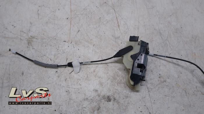 Peugeot 208 Türschlossmechanik 4-türig links vorne