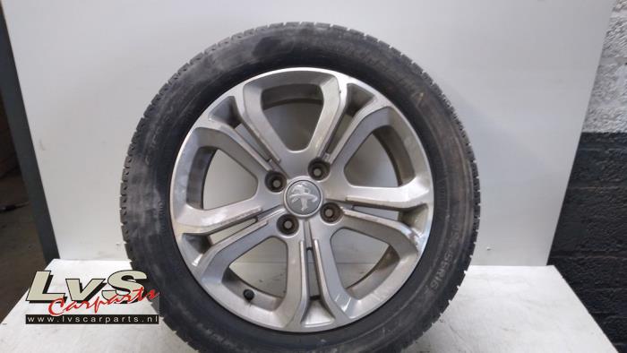 Peugeot 208 Jante + pneumatique