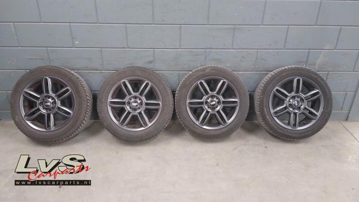 Mini Clubman Sportfelgensatz + Reifen