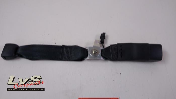 Toyota Yaris Rear seatbelt buckle, right