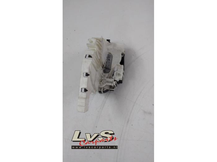 Mercedes A-Klasse Türschlossmechanik 4-türig links vorne