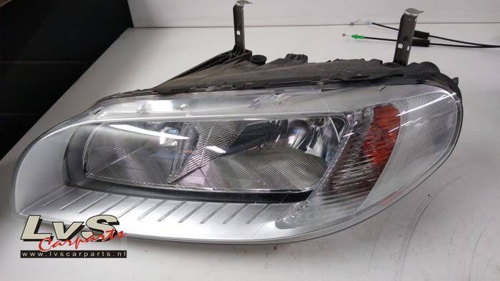 Volvo V70 Headlight, left