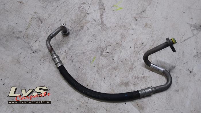 Volvo V70 Air conditioning line