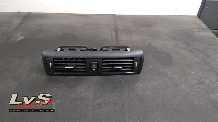 BMW 1-Serie Luftgitter Armaturenbrett