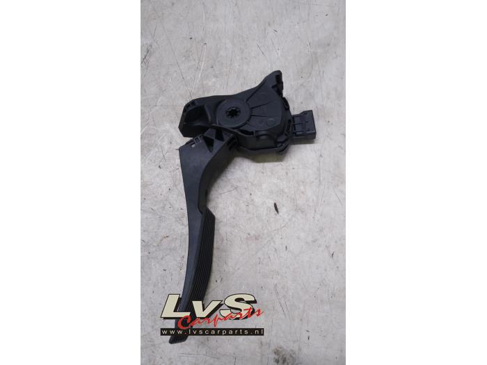 Opel Astra Accelerator pedal