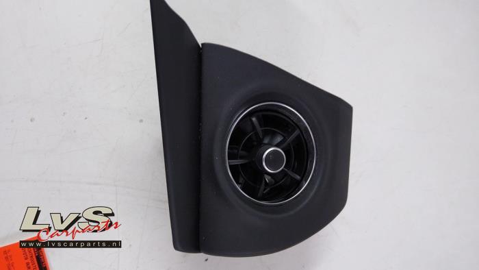 Toyota Auris Luftgitter Armaturenbrett