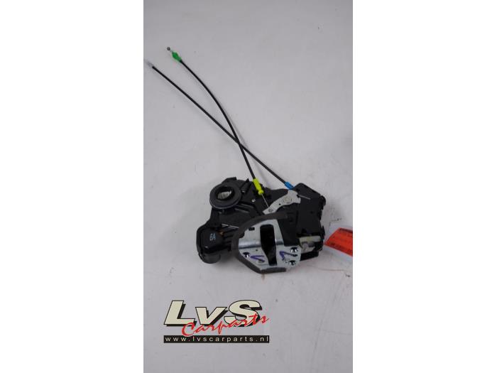 Toyota Auris Door lock mechanism 4-door, front left