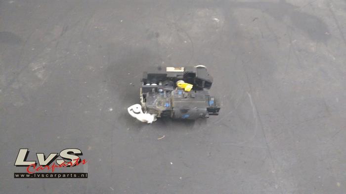 Dacia Lodgy Rear door lock mechanism 4-door, left