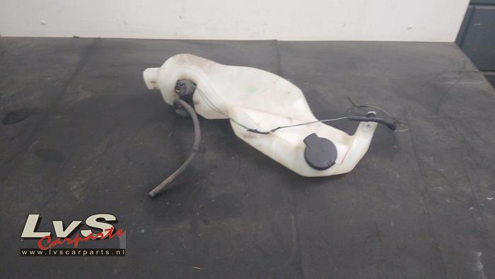 Dacia Lodgy Front windscreen washer reservoir