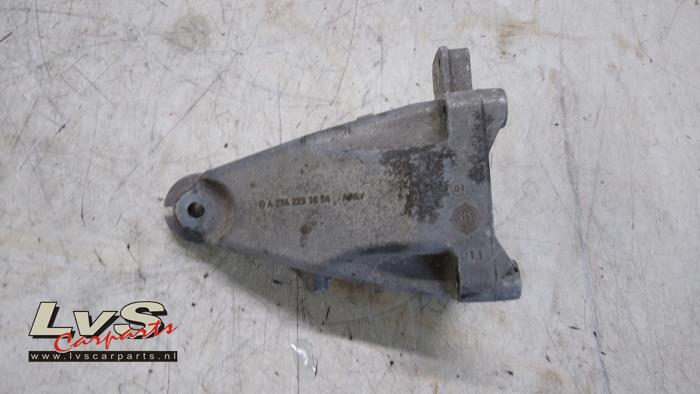 Mercedes C-Klasse Engine mount