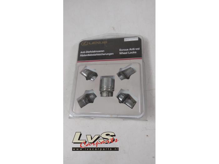 Lexus IS 300 Écrou de roue