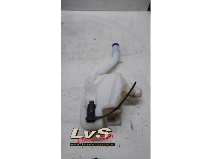 Fiat 500L Front windscreen washer reservoir