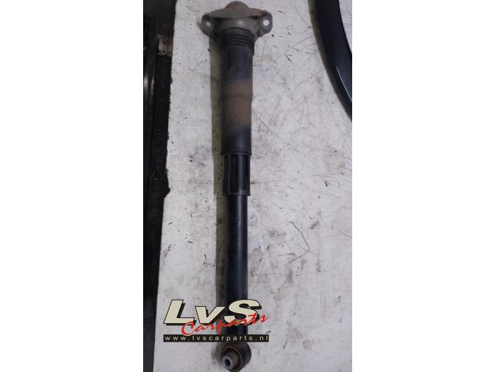 Audi Q3 Stoßdämpfer rechts hinten