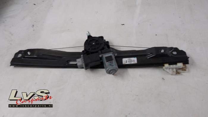 Fiat 500L Mécanique vitre 4portes avant droite