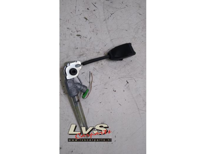 Opel Corsa Tendeur de ceinture droit