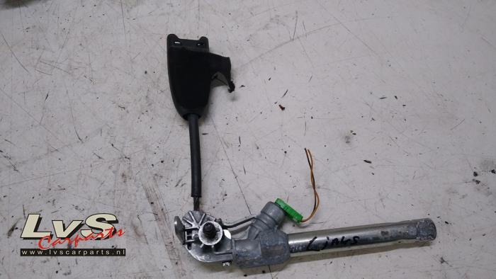 Opel Corsa Tendeur de ceinture gauche