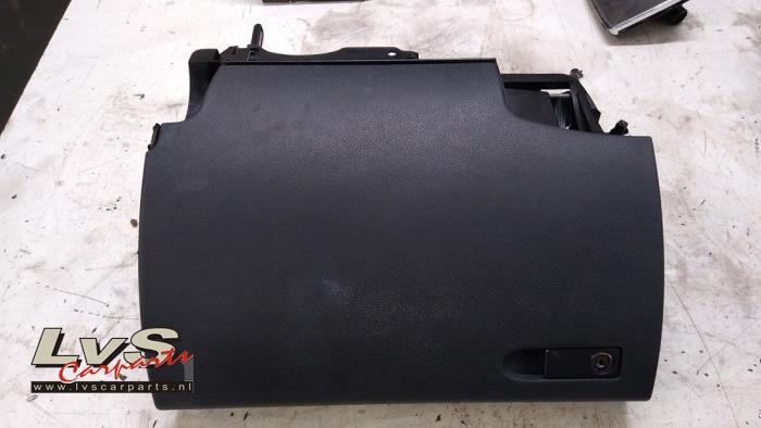 Mercedes C-Klasse Dashboardkastje