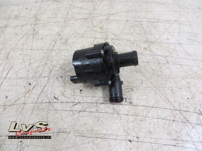 Volkswagen Golf Additional water pump
