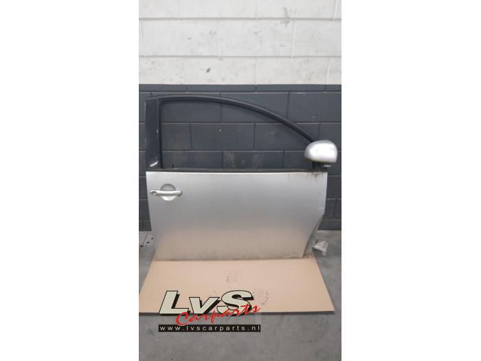 Volkswagen Beetle Door 2-door, right