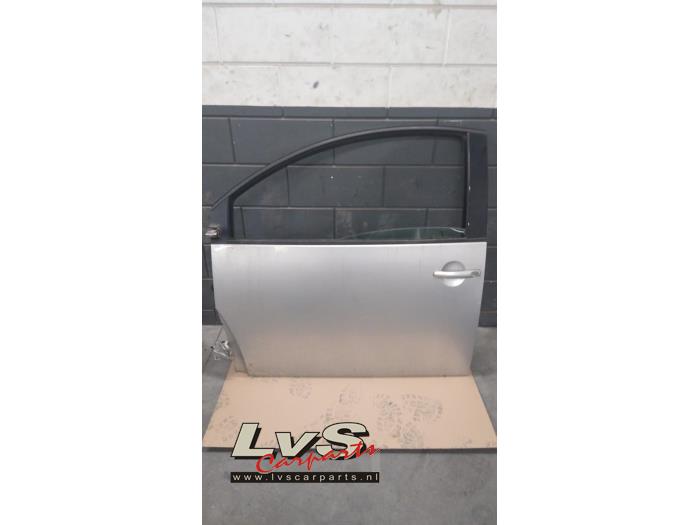 Volkswagen Beetle Door 2-door, left