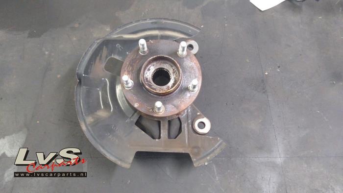 Mazda 6. Achsschenkel rechts vorne