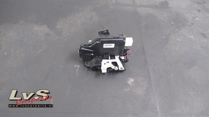 Skoda Roomster Serrure portière mécanique 4portes arrière droite