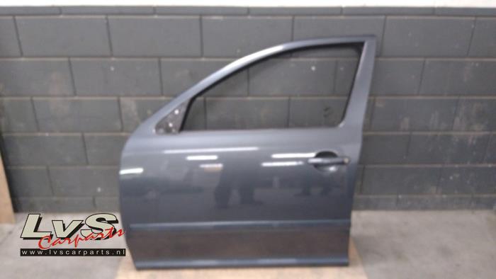 Skoda Octavia Tür 4-türig links vorne