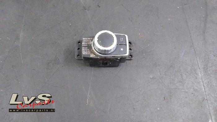 Mercedes A-Klasse I-Drive knop