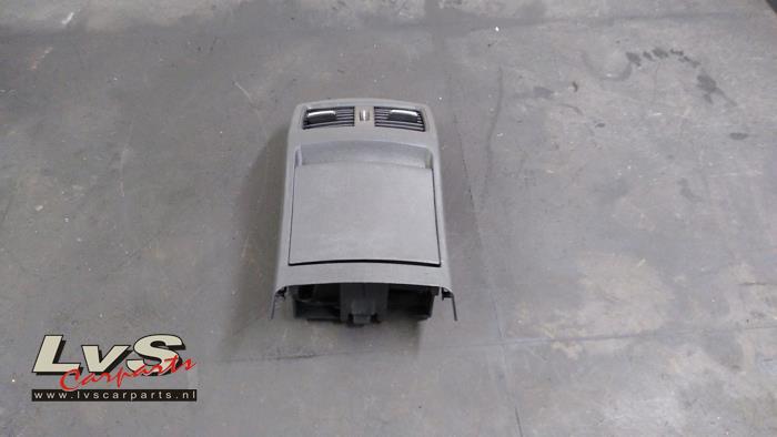 Mercedes A-Klasse Grille d'aération arrière