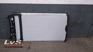 Używane Szyberdach Peugeot 308 SW (L4/L9/LC/LJ/LR) 1.6 BlueHDi 120 16V Cena € 250,00 Procedura marży oferowane przez LvS Carparts