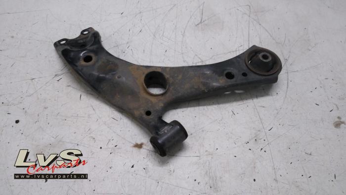 Toyota C-HR Front wishbone, right