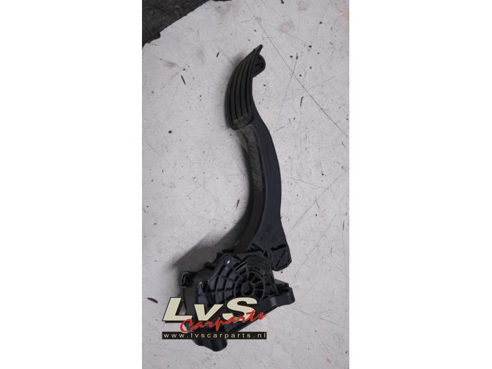 Opel Combo Accelerator pedal