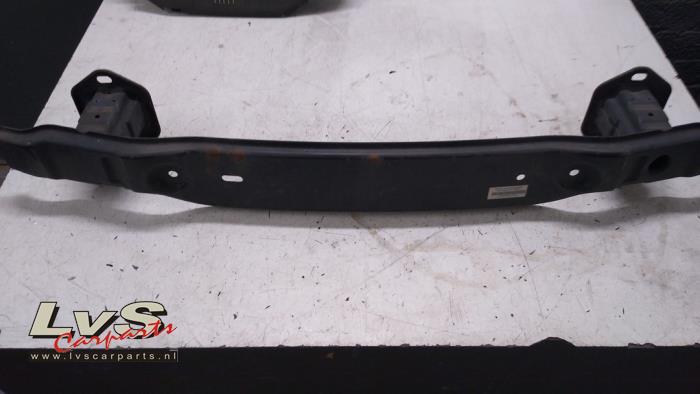 BMW 1-Serie Rear bumper frame