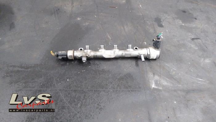 Volkswagen Golf Fuel distributor