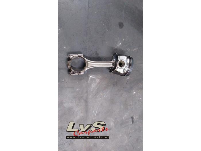 Volkswagen Golf Piston