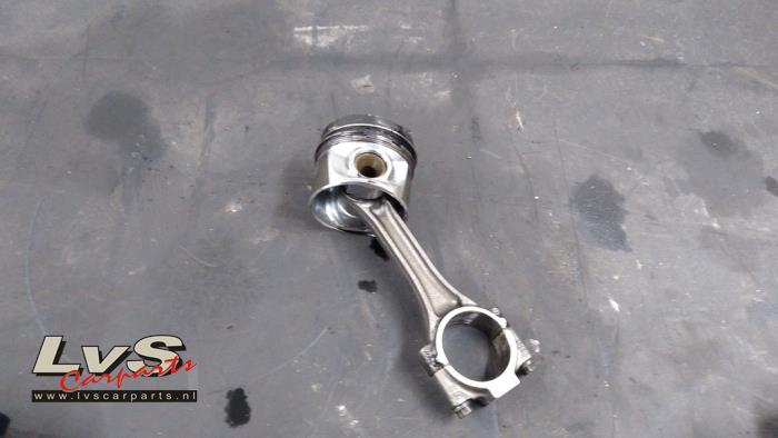 Volkswagen Golf Piston
