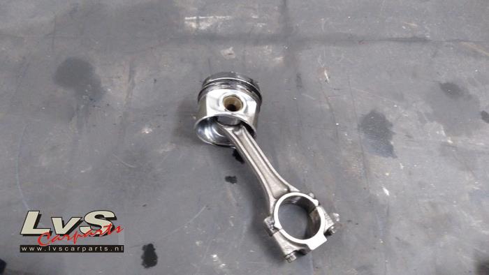 Volkswagen Golf Piston
