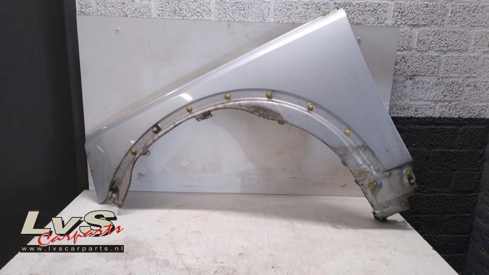 Landrover Discovery Front wing, left